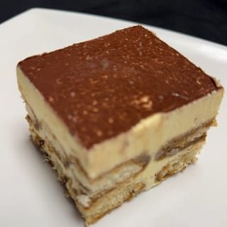Tiramisu Cake